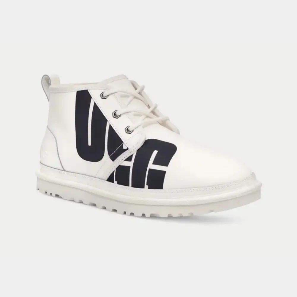 UGG Men’s Neumel Chopd White Leather Chukka Boots size 9